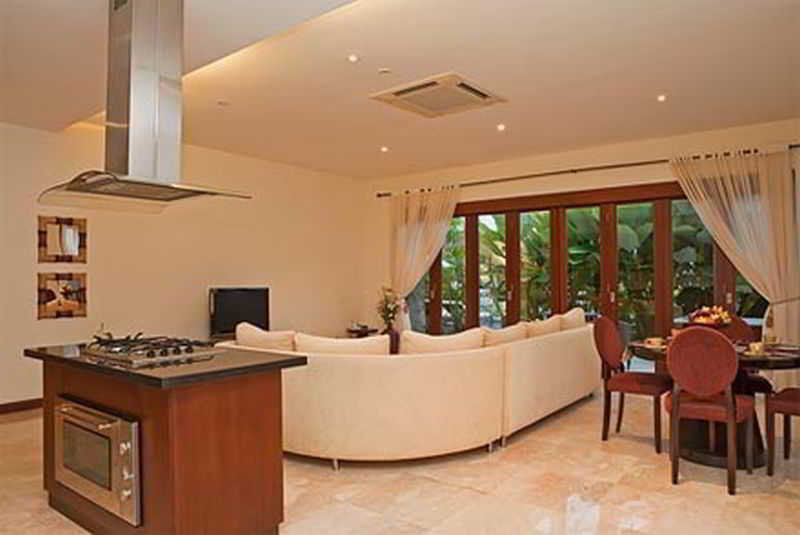 The Segara Suites تانجونغْ بينُوا المظهر الخارجي الصورة