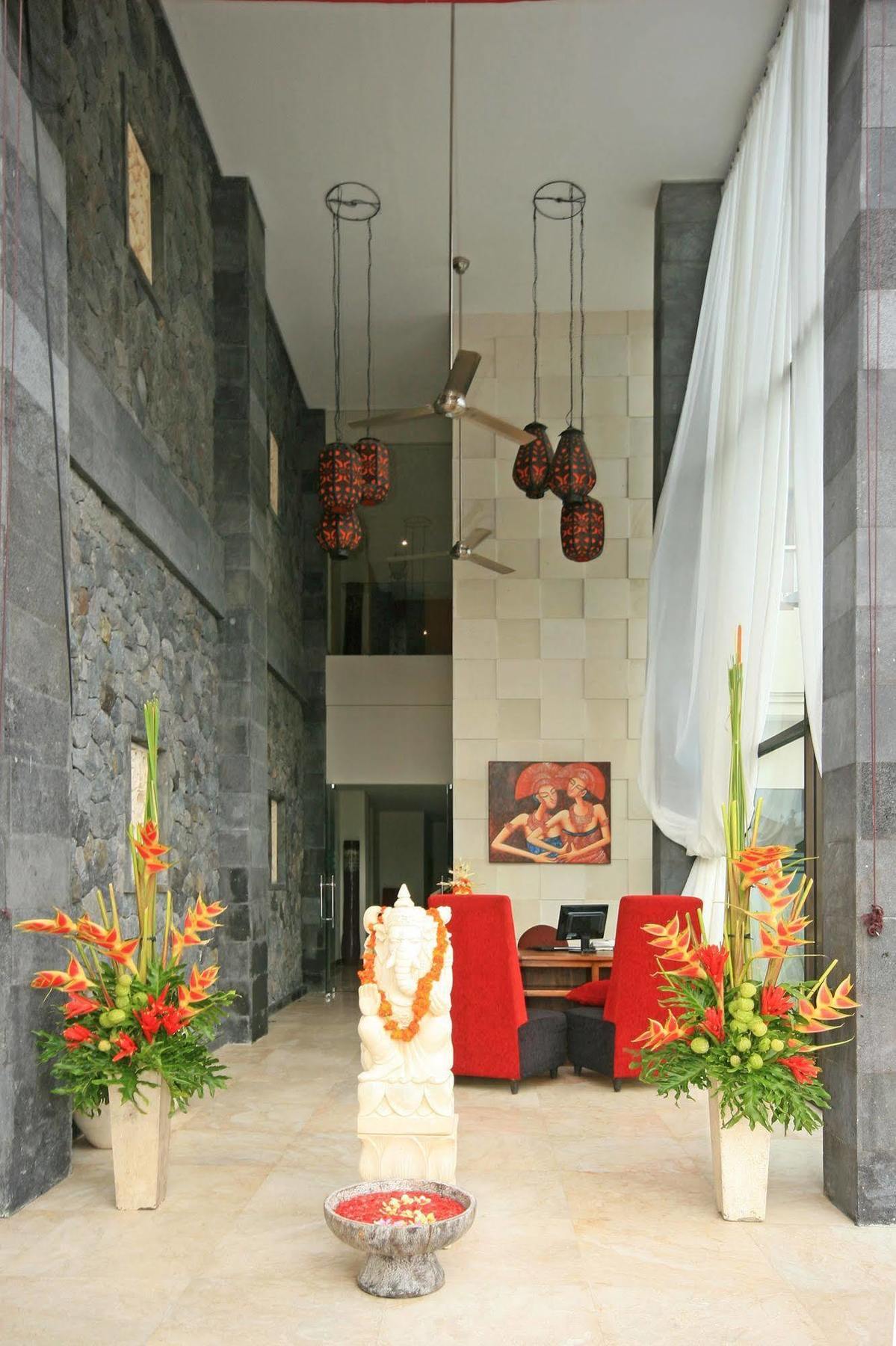 The Segara Suites تانجونغْ بينُوا المظهر الخارجي الصورة