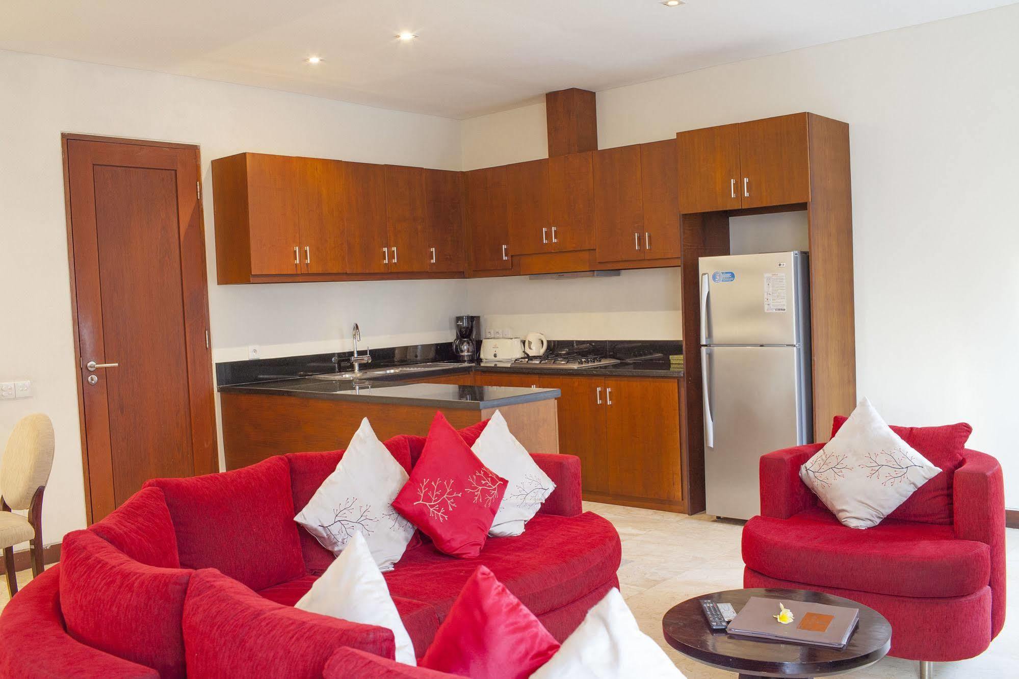The Segara Suites تانجونغْ بينُوا المظهر الخارجي الصورة