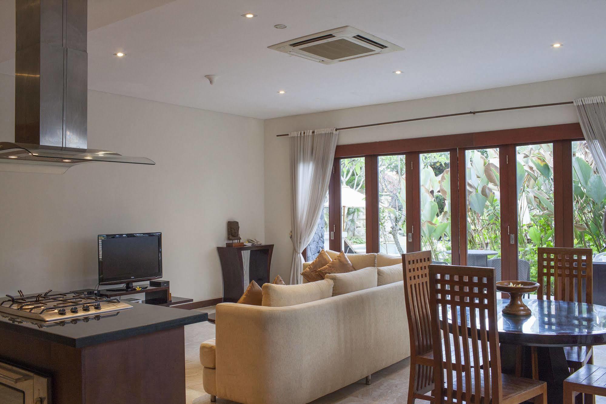 The Segara Suites تانجونغْ بينُوا المظهر الخارجي الصورة