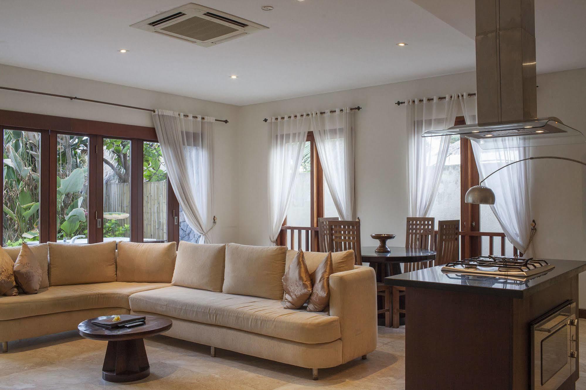 The Segara Suites تانجونغْ بينُوا المظهر الخارجي الصورة